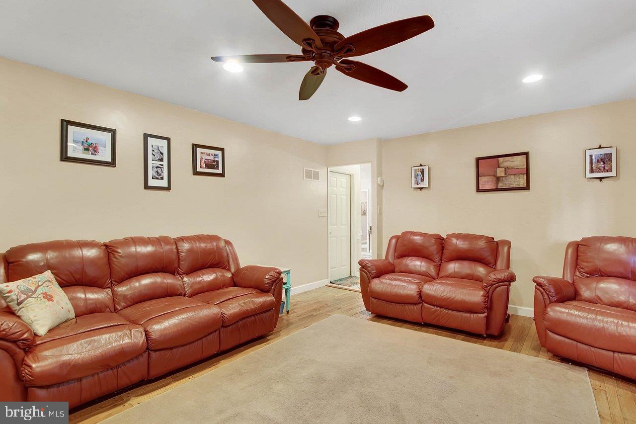 3325 Harrowgate Road York, PA 17402 - Photo 15 of 36 Gallery Image 15