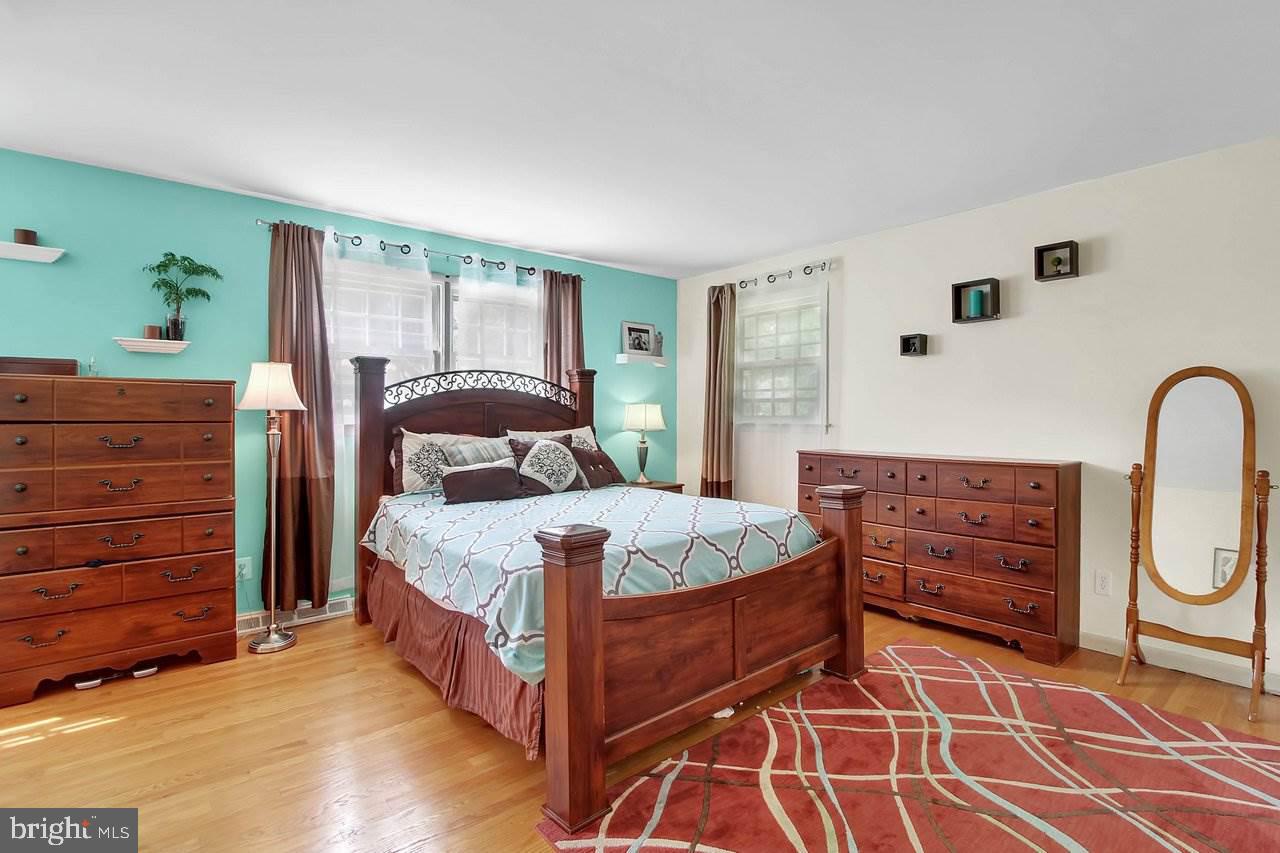 3325 Harrowgate Road York, PA 17402 - Photo 16 of 36 Gallery Image 16