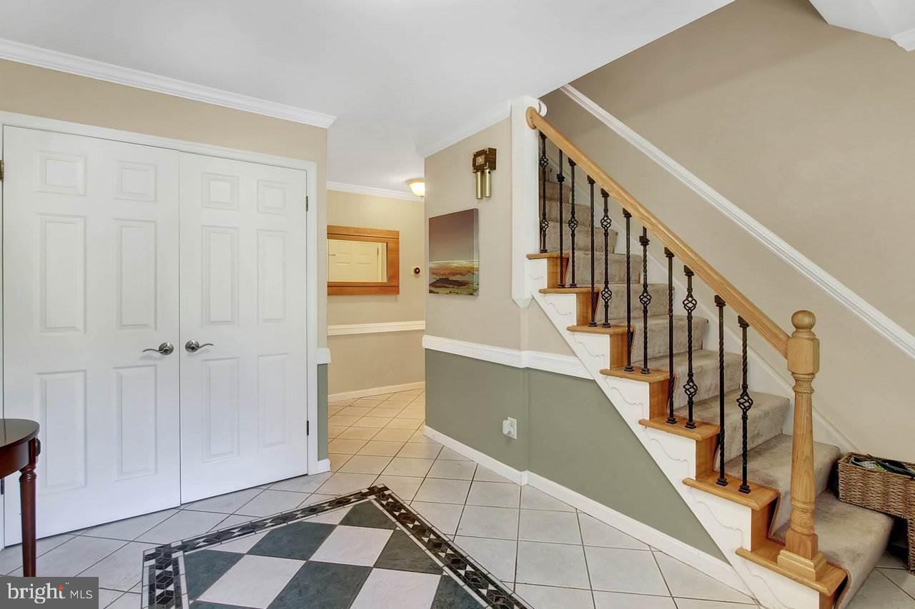 3325 Harrowgate Road York, PA 17402 - Photo 3 of 36 Gallery Image 3
