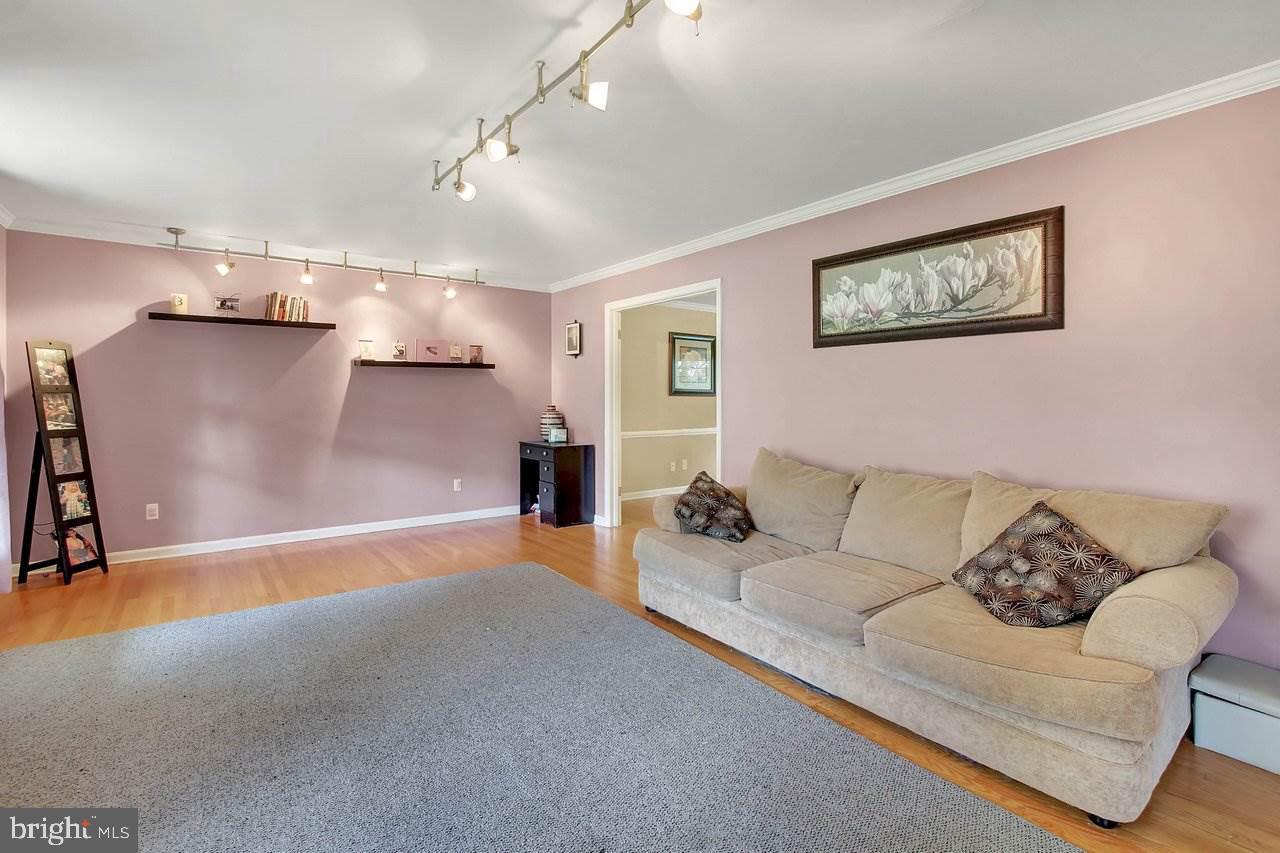3325 Harrowgate Road York, PA 17402 - Photo 4 of 36 Gallery Image 4