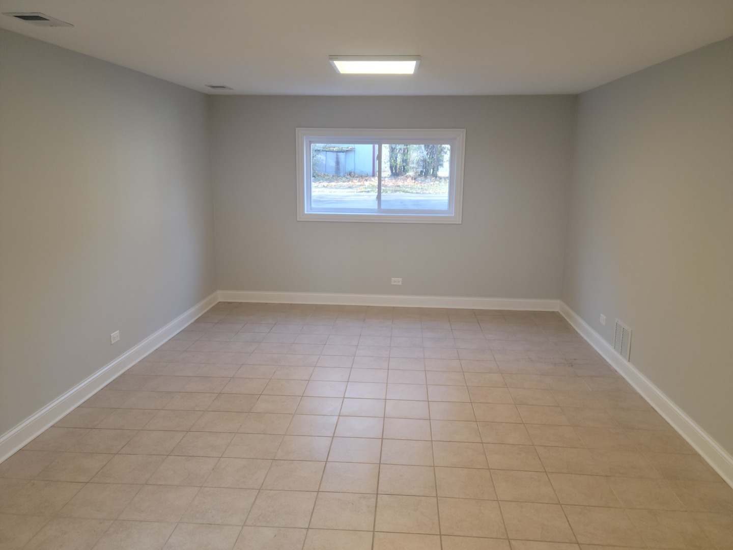 908 Long Road Glenview, IL 60025 - Photo 13 of 15 an empty room with windows