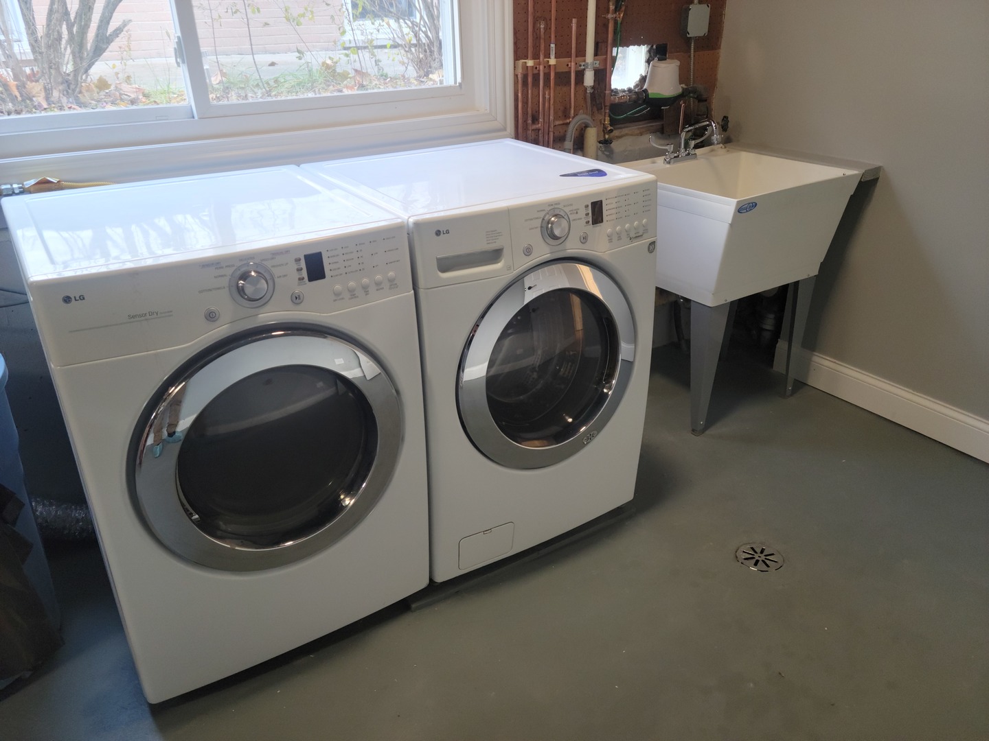908 Long Road Glenview, IL 60025 - Photo 15 of 15 a utility room with dryer and washer