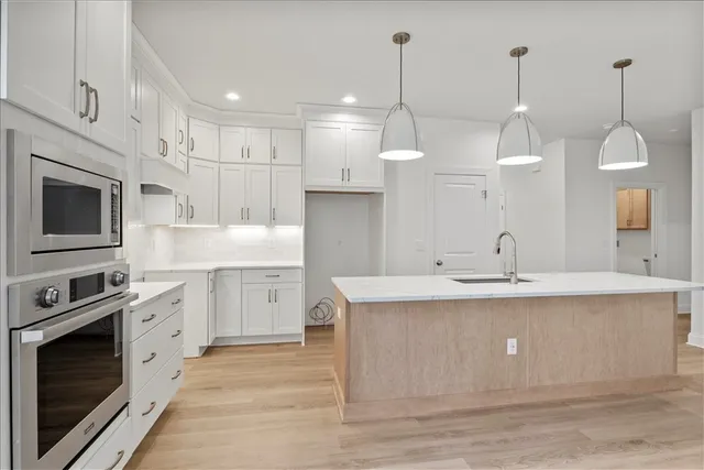 $492,700 | 2 Chatwood Lane, Henrietta, NY 14467