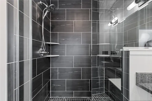 $492,700 | 2 Chatwood Lane, Henrietta, NY 14467