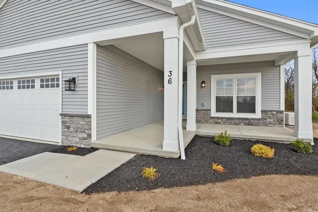 $492,700 | 2 Chatwood Lane, Henrietta, NY 14467