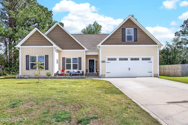 $325,000 | 301 Buckeye Court South, Jacksonville, NC 28540