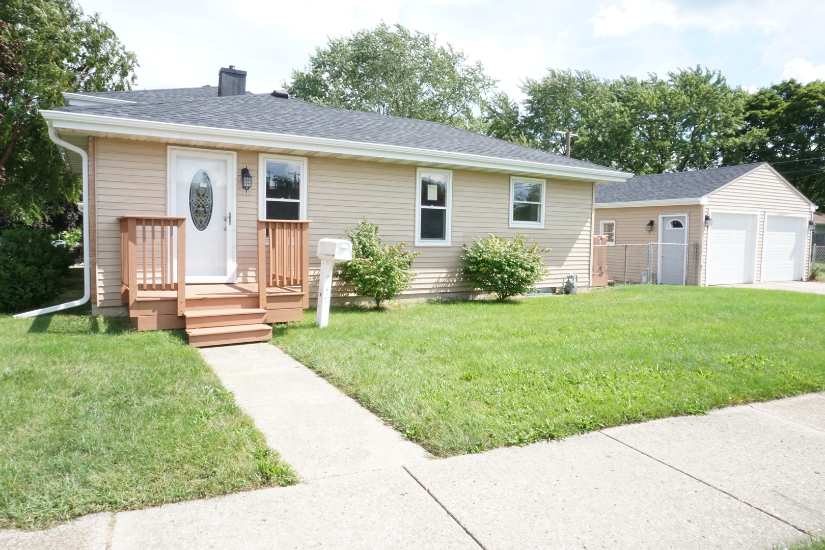 1615 7th Street Winthrop Harbor, IL 60096 - Photo 1 of 24