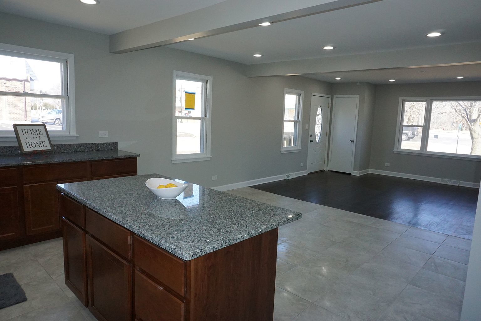1615 7th Street Winthrop Harbor, IL 60096 - Photo 6 of 24