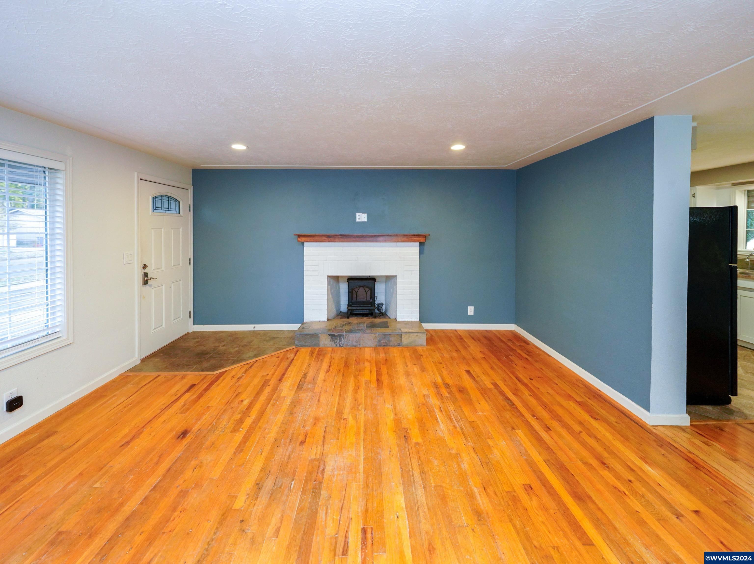 4831 Lone Oak Road Southeast Salem, OR 97302 - Photo 3 of 34 Gallery Image 3