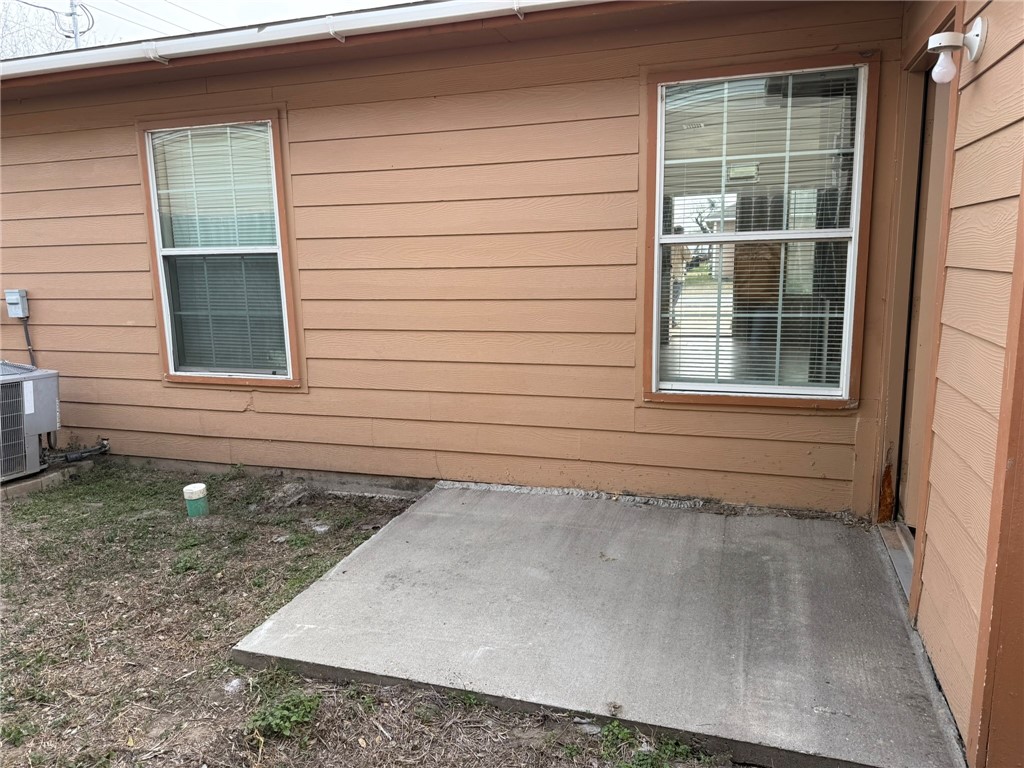 310 South Hermann Avenue Three Rivers, TX 78071 - Photo 11 of 12