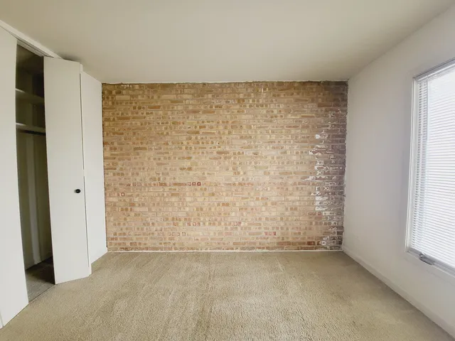 $2,300 | 712 Concord Lane, Barrington, IL 60010