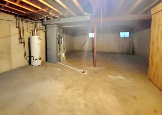 $2,300 | 712 Concord Lane, Barrington, IL 60010