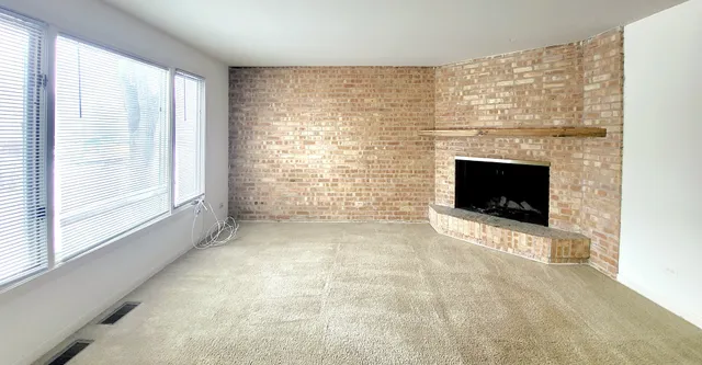 $2,300 | 712 Concord Lane, Barrington, IL 60010