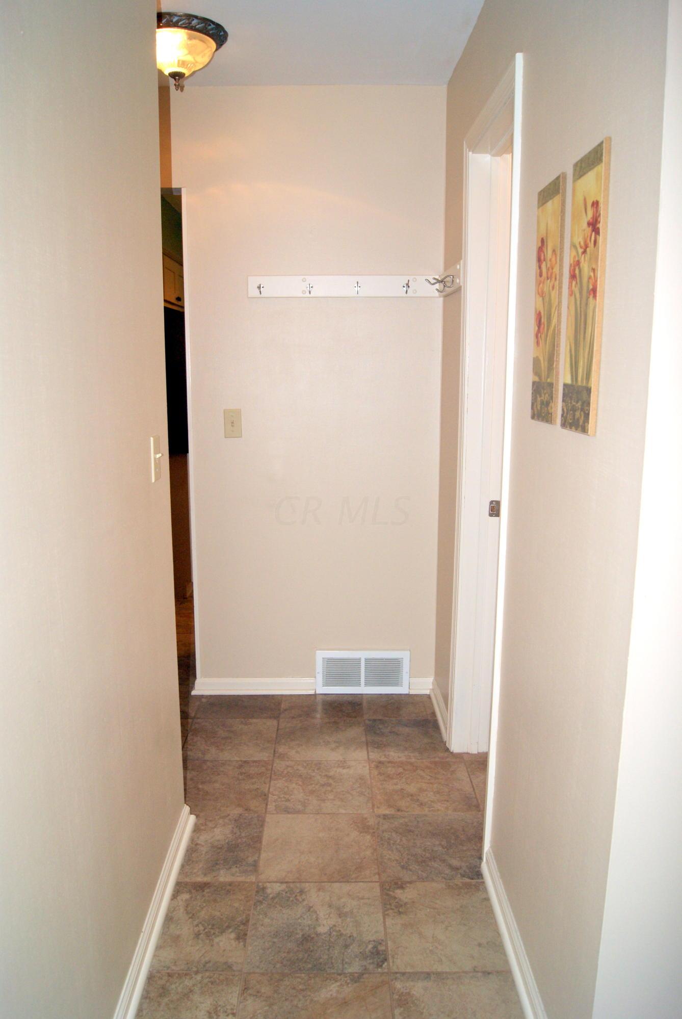7077 Rings Road Dublin, OH 43016 - Photo 5 of 24 Gallery Image 5