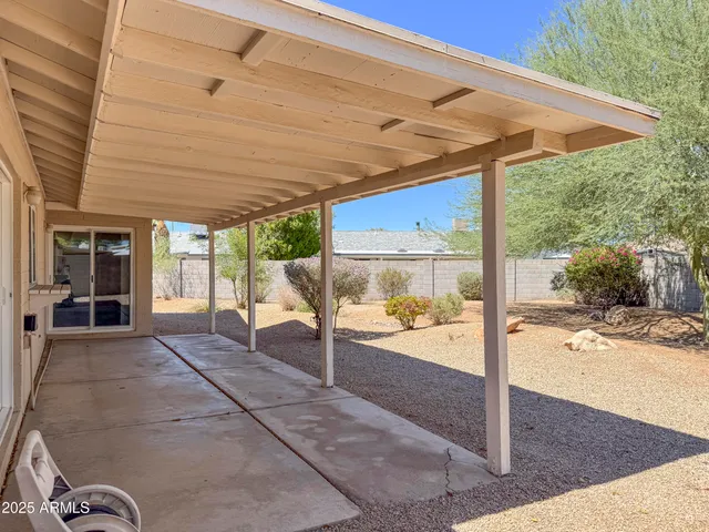 $1,995 | 2339 South Davis Circle, Mesa, AZ 85210