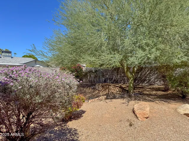 $1,995 | 2339 South Davis Circle, Mesa, AZ 85210