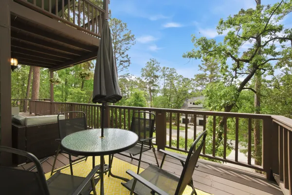 $325,000 | 213 Lakefront Drive, Onalaska, TX 77360