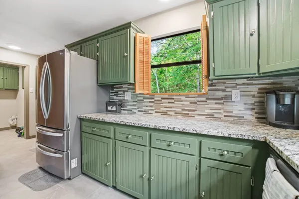 $325,000 | 213 Lakefront Drive, Onalaska, TX 77360