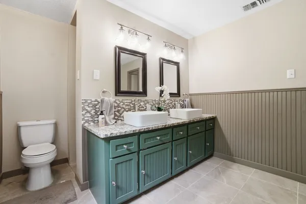 $325,000 | 213 Lakefront Drive, Onalaska, TX 77360