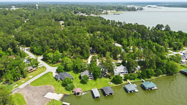 $325,000 | 213 Lakefront Drive, Onalaska, TX 77360