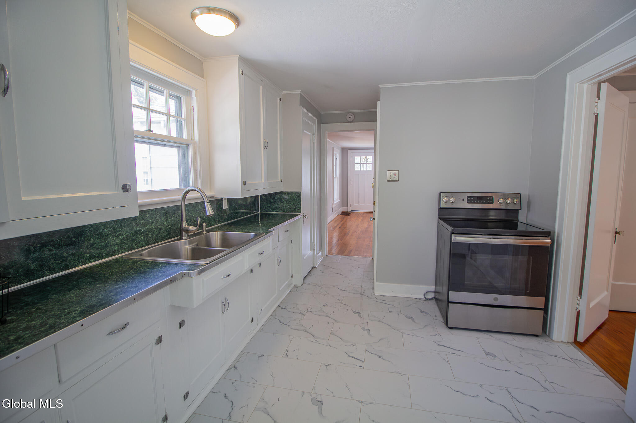 9 Spring Avenue Colonie, NY 12110 - Photo 12 of 18 _MG_9383