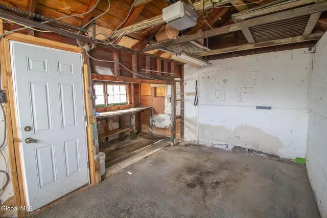 $2,350 | 9 Spring Avenue, Colonie, NY 12110