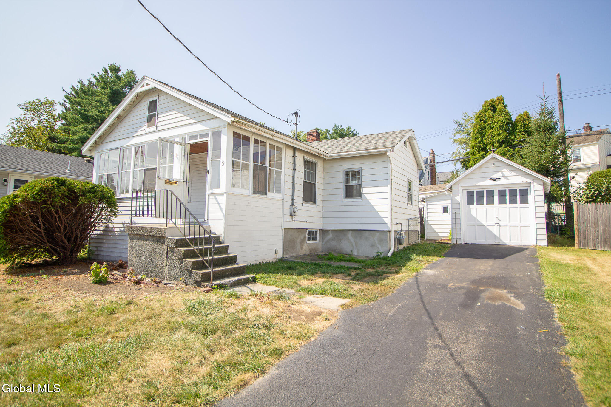 9 Spring Avenue Colonie, NY 12110 - Photo 2 of 18 _MG_9391