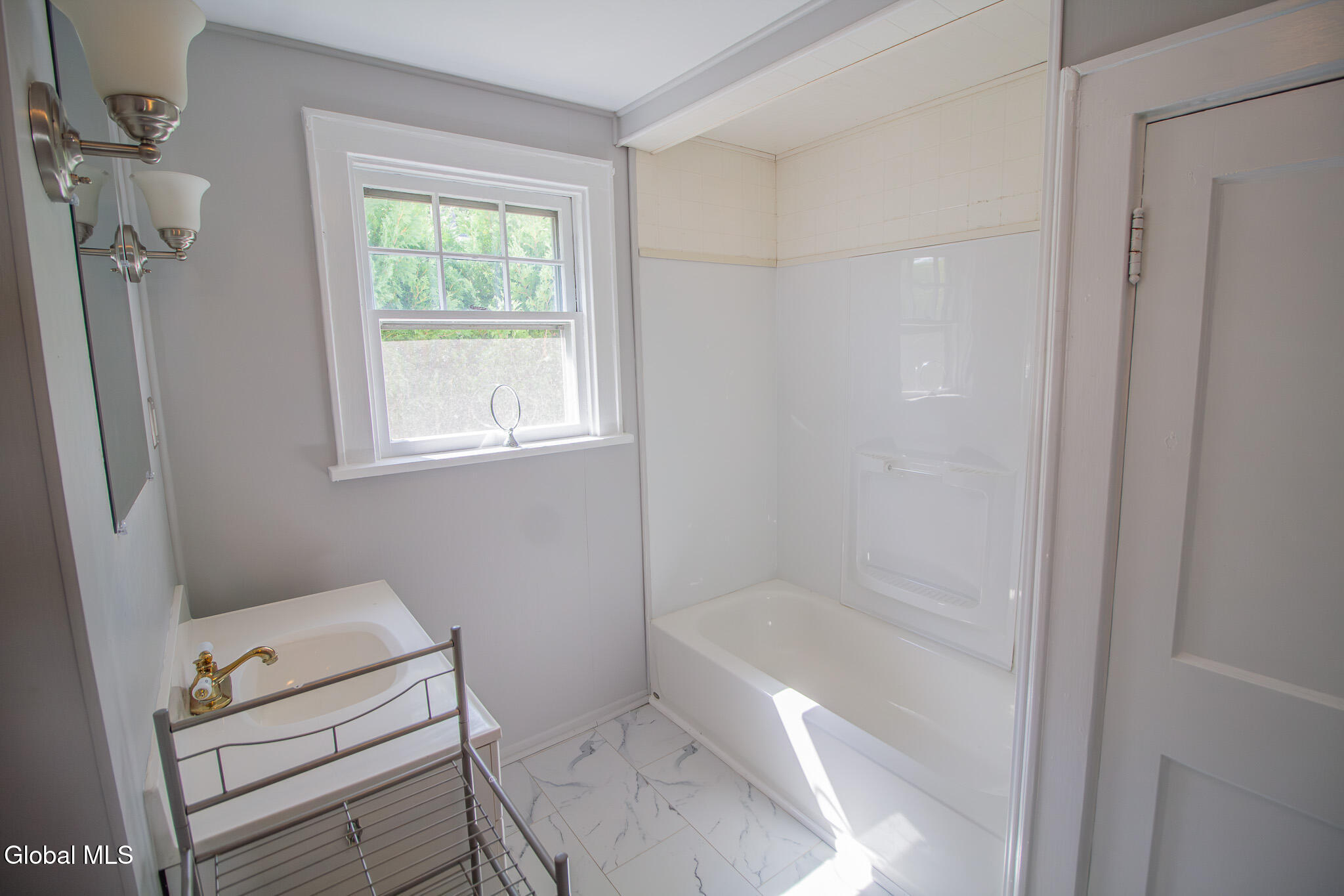 9 Spring Avenue Colonie, NY 12110 - Photo 6 of 18 _MG_9377