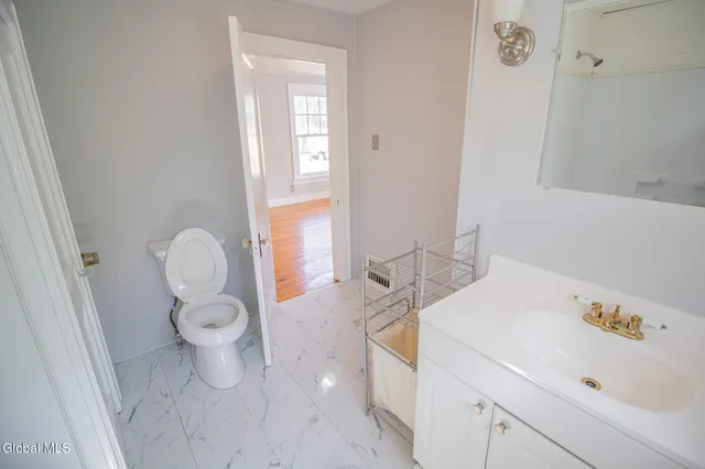 $2,350 | 9 Spring Avenue, Colonie, NY 12110