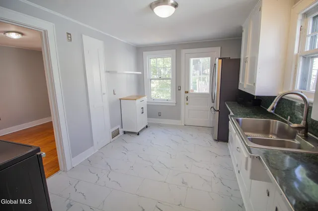 $2,350 | 9 Spring Avenue, Colonie, NY 12110