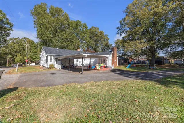 $325,000 | 227 West 27th Street, Newton, NC 28658