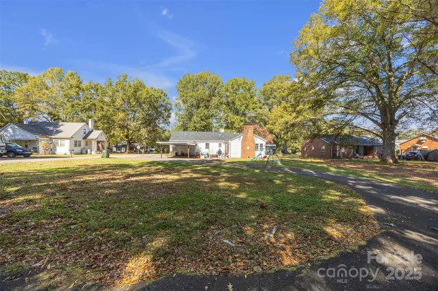 $325,000 | 227 West 27th Street, Newton, NC 28658