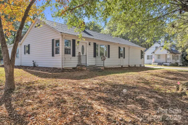 $310,000 | 227 West 27th Street, Newton, NC 28658
