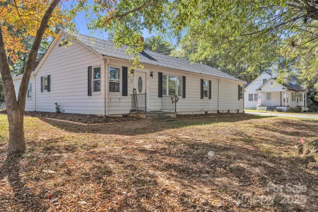 $325,000 | 227 West 27th Street, Newton, NC 28658