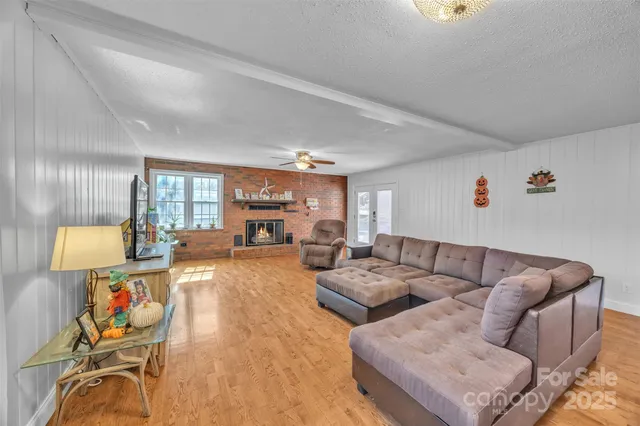 $325,000 | 227 West 27th Street, Newton, NC 28658