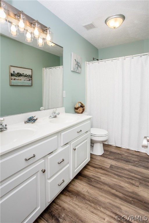 13104 Rockridge Road Chester, VA 23831 - Photo 40 of 48 upstairs hall bathroom