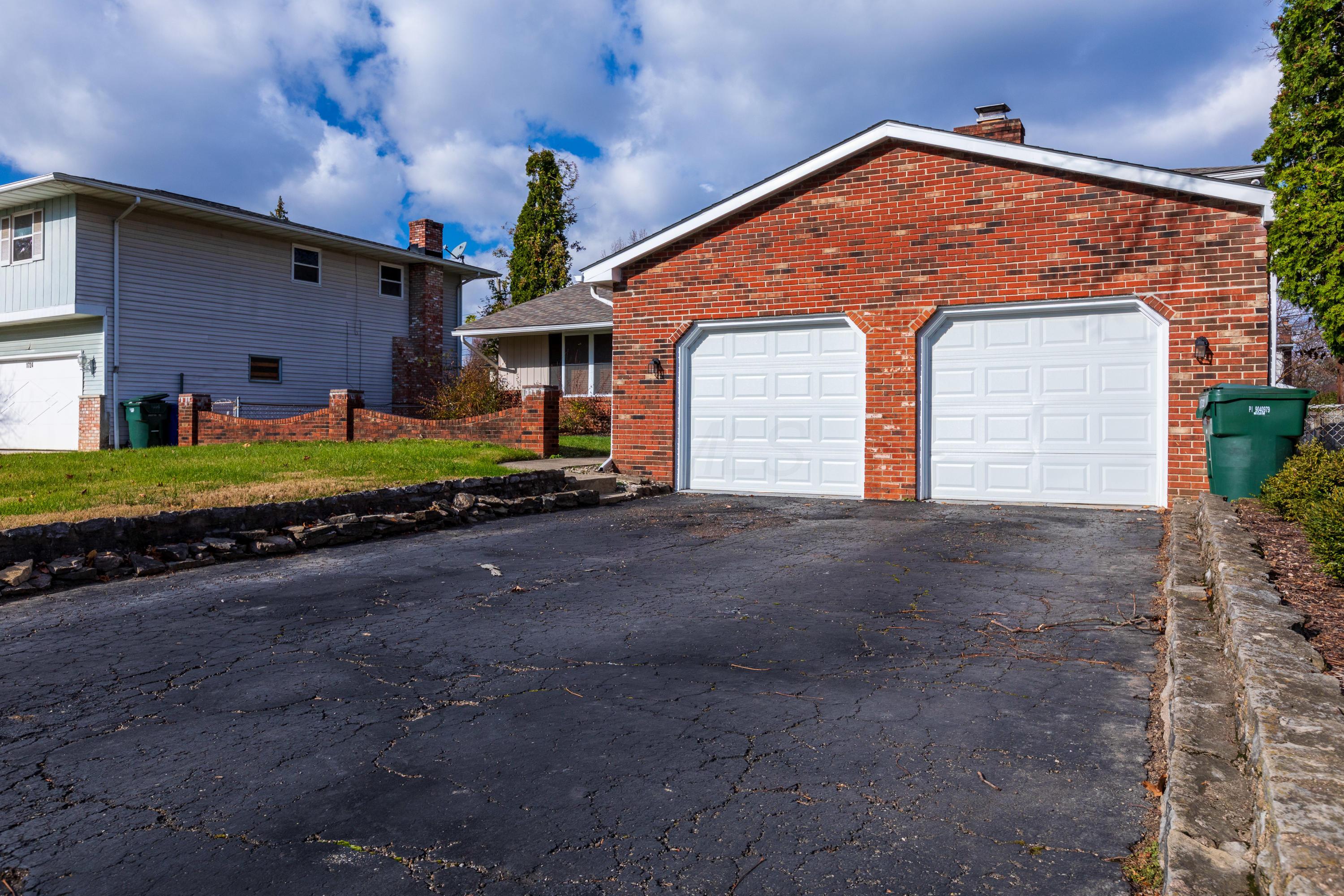 1732 Norma Road Columbus, OH 43229 - Photo 3 of 38 Gallery Image 3