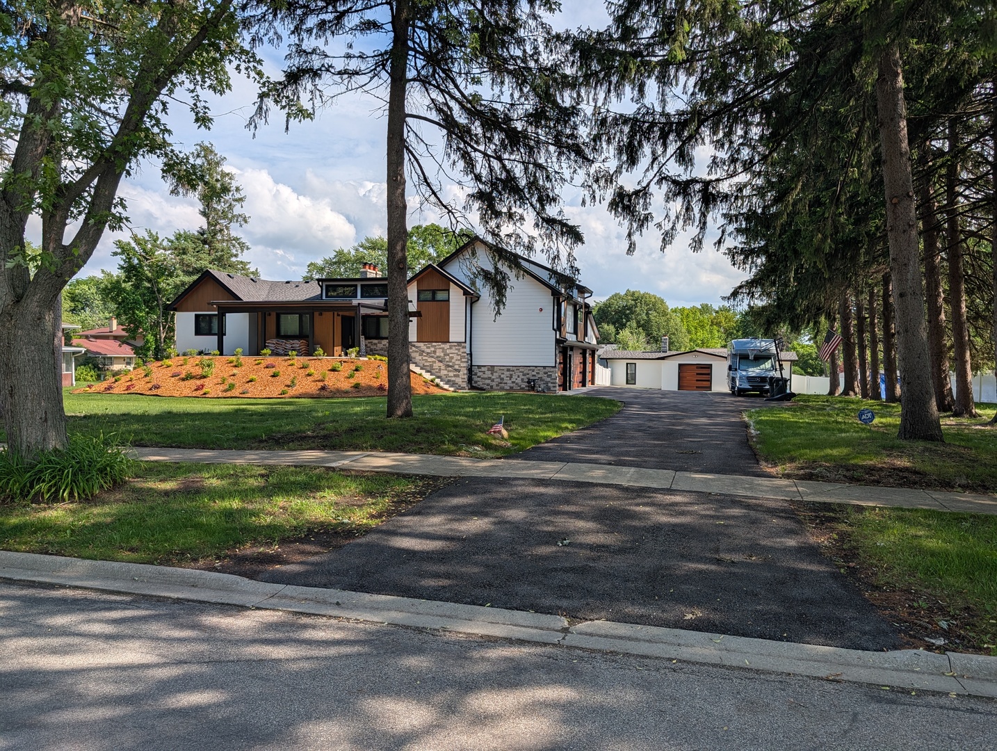 675 West Gilbert Road Palatine, IL 60067 - Photo 2 of 20