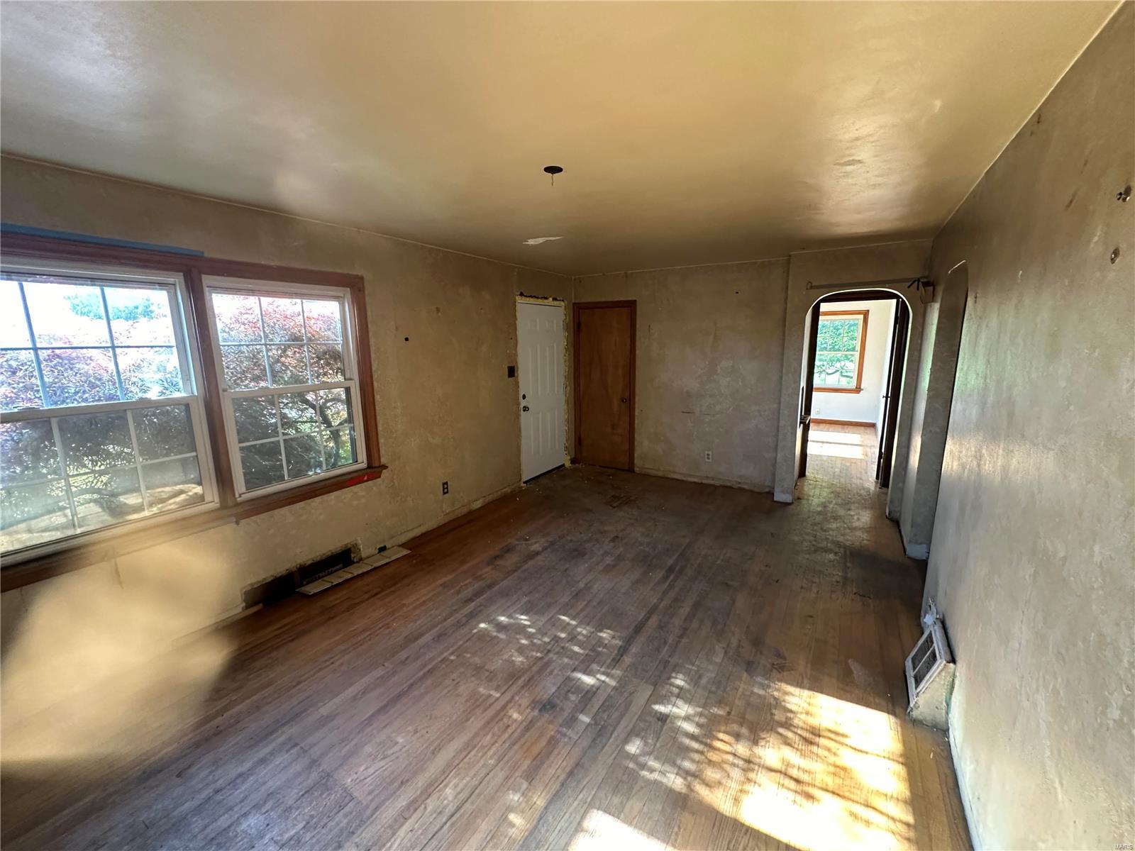 3781 Fee Fee Road Bridgeton, MO 63044 - Photo 4 of 28 Gallery Image 4