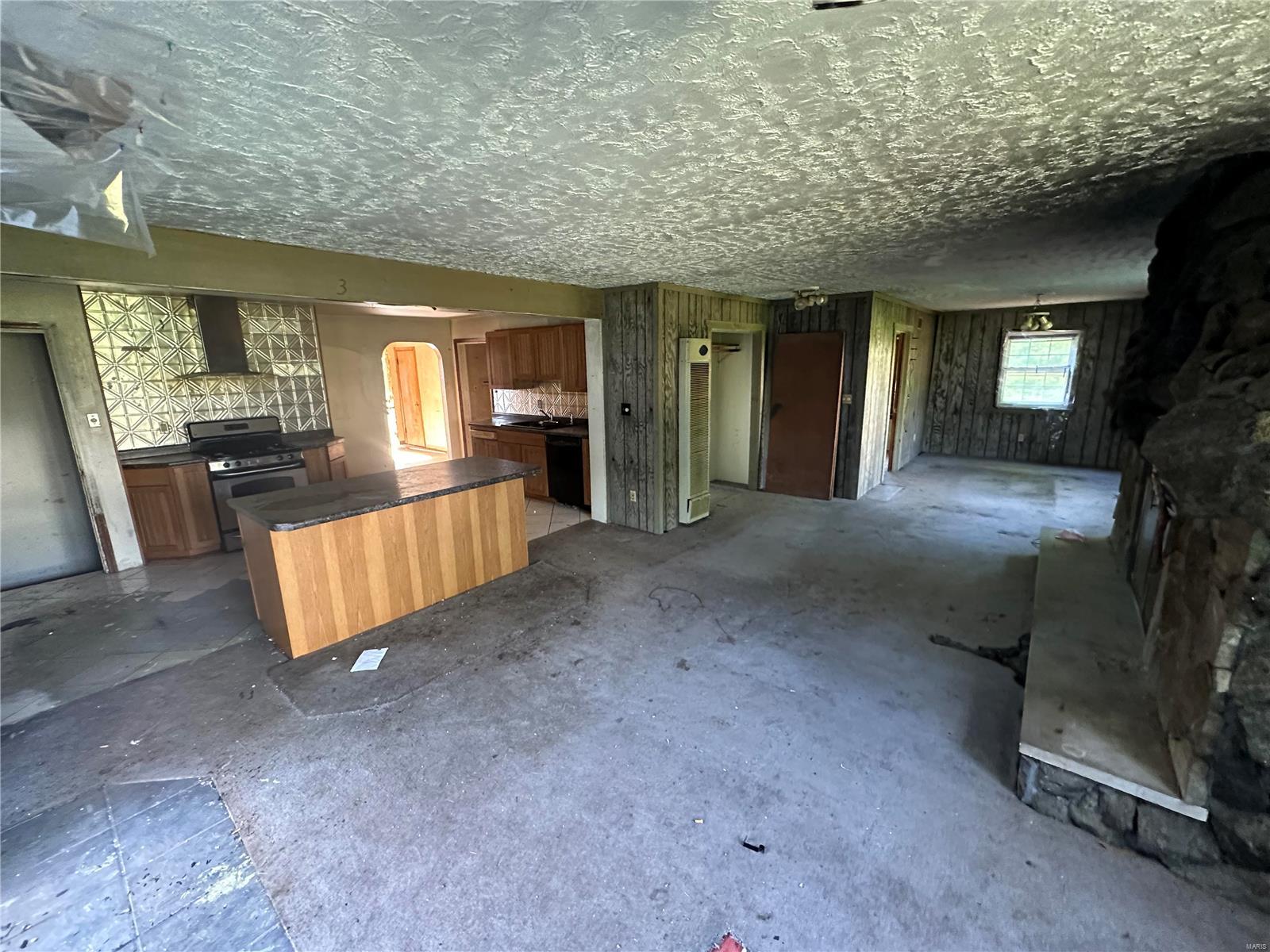 3781 Fee Fee Road Bridgeton, MO 63044 - Photo 8 of 28 Gallery Image 8