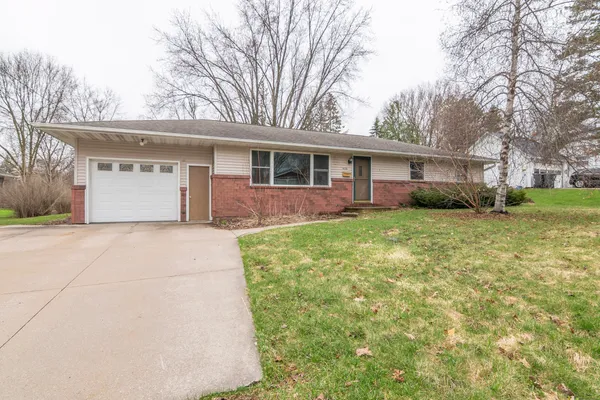 $225,000 | 408 West Jefferson Street, Marshfield, WI 54449