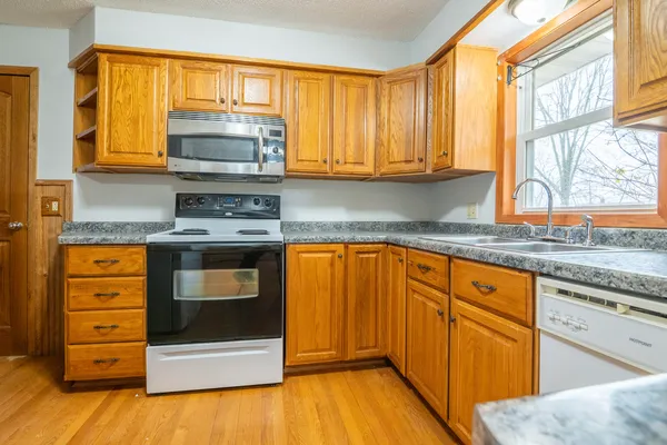 $225,000 | 408 West Jefferson Street, Marshfield, WI 54449