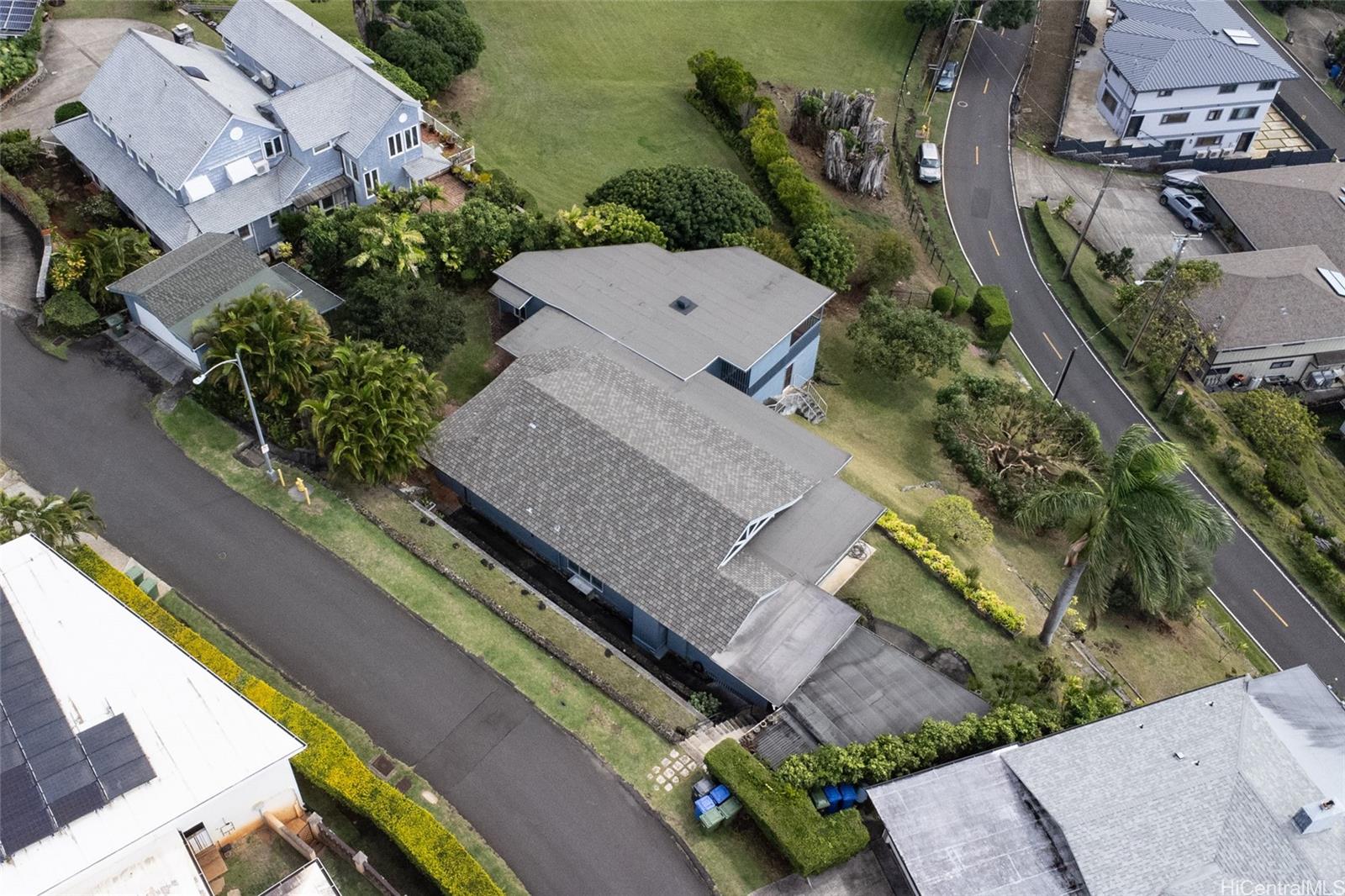 3233 Pacific Heights Road Honolulu, HI 96813 - Photo 24 of 25 an aerial view of a house with outdoor space