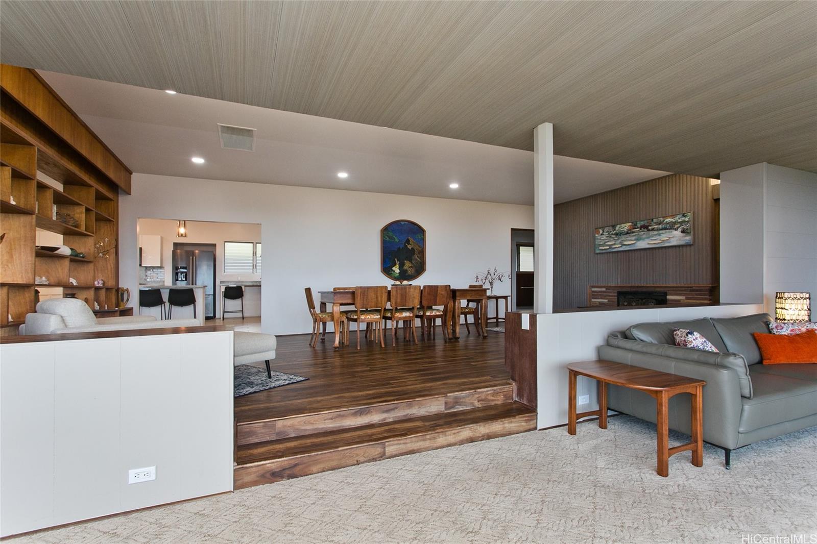 3233 Pacific Heights Road Honolulu, HI 96813 - Photo 4 of 25 a dining room with furniture and a floor to ceiling window
