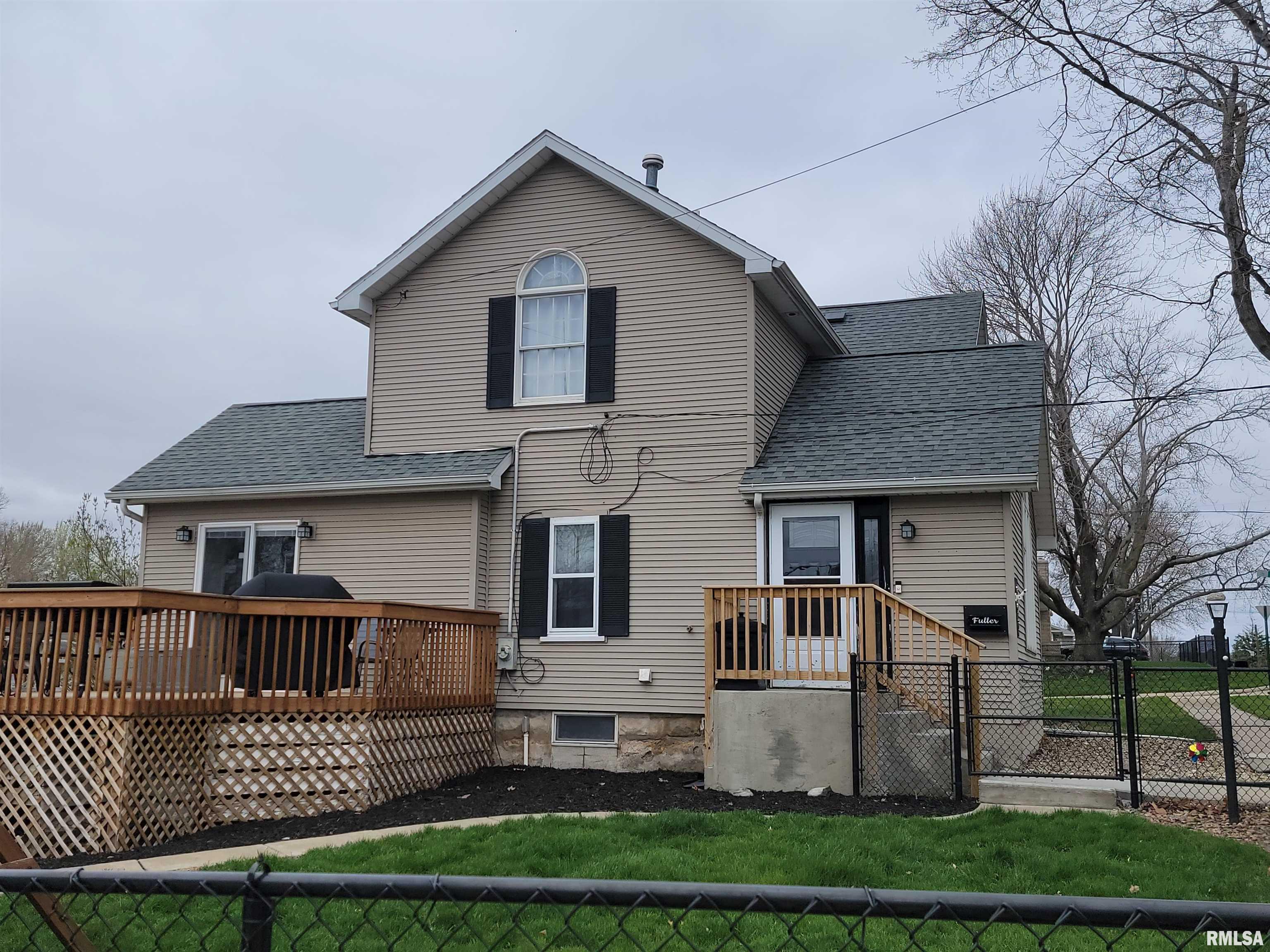 902 13th Street Fulton, IL 61252 - Photo 1 of 28 Gallery Image 1