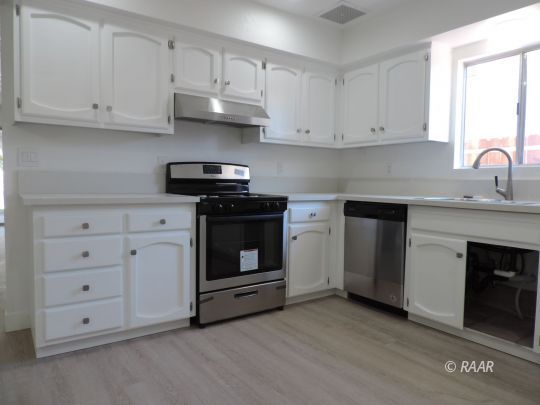 728 West Alene Avenue Ridgecrest, CA 93555 - Photo 8 of 22 Gallery Image 8