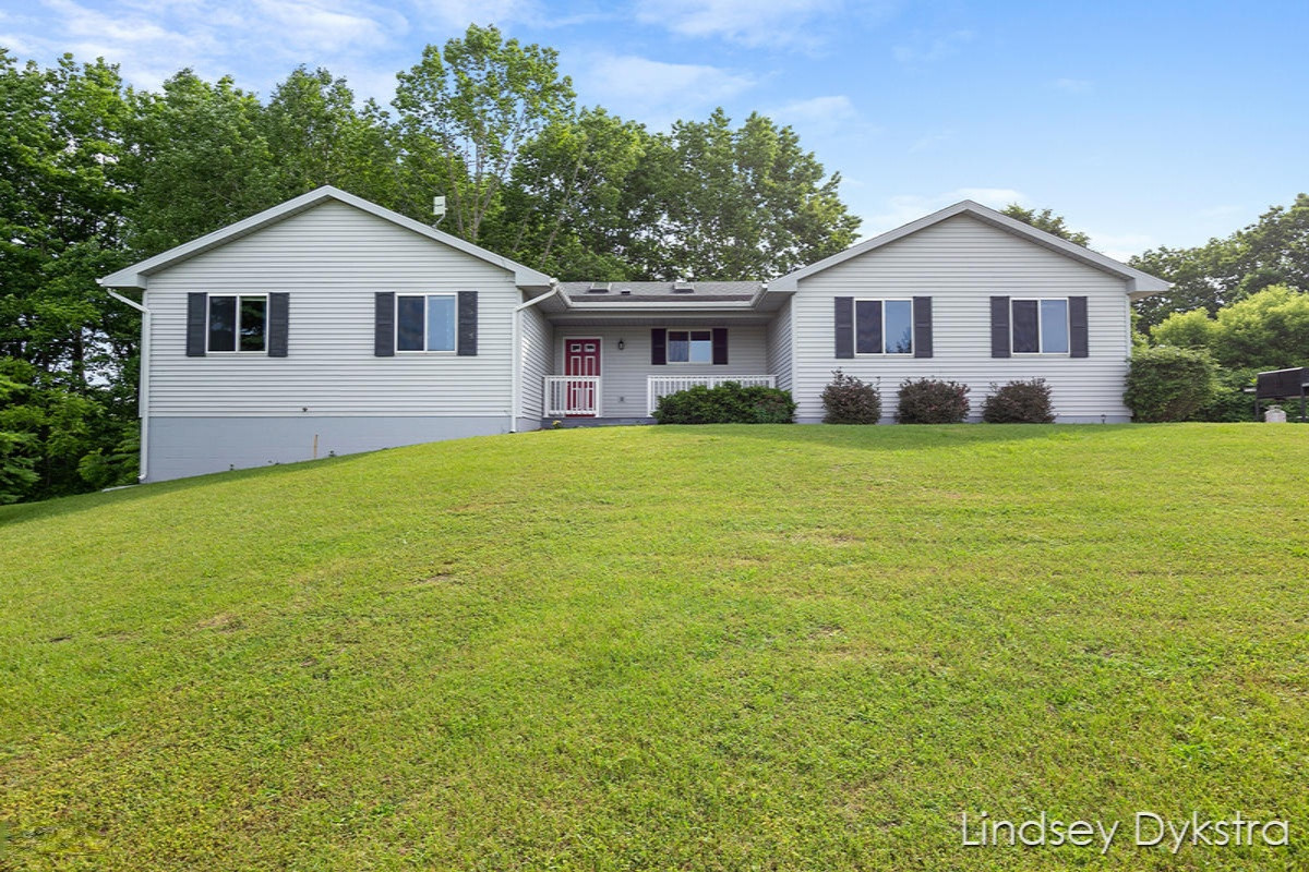 6975 South Grow Road Greenville, MI 48838 - Photo 2 of 45 IMG_1000