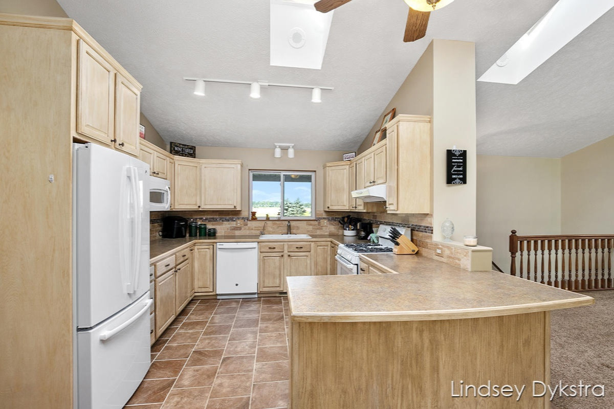 6975 South Grow Road Greenville, MI 48838 - Photo 6 of 45 IMG_1010