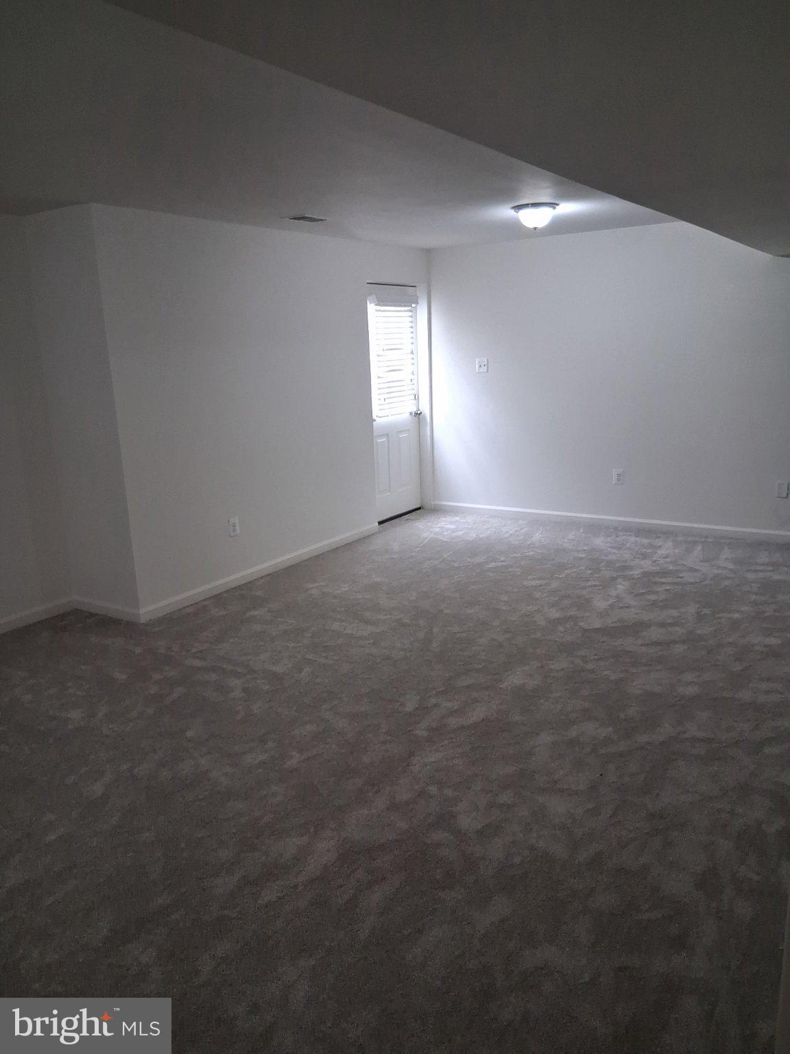 13944 Seneca Ridge Drive Hagerstown, MD 21740 - Photo 31 of 41 Spacious, light-filled room awaits you.