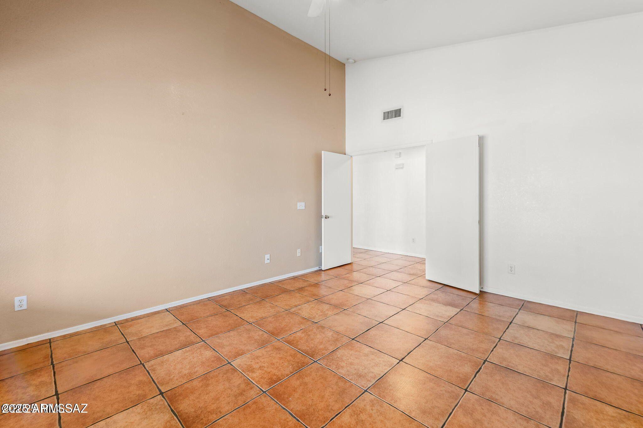 11161 North Par Drive Oro Valley, AZ 85737 - Photo 15 of 35